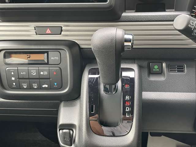 Honda N-VAN 10