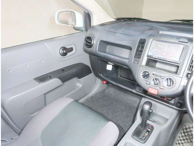 Nissan AD 11