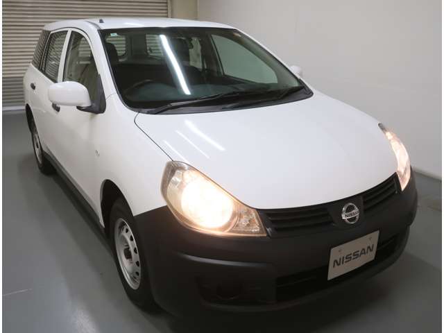 Nissan AD 5