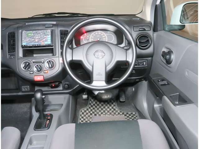 Nissan AD 10