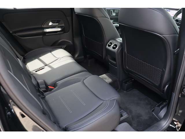 Mercedes-Benz GLB 4
