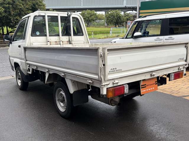 Toyota Light Ace Truck 7