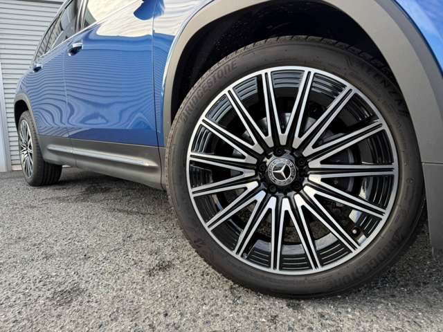 Mercedes-Benz GLB 12