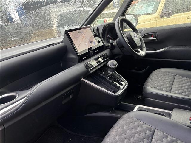 Toyota Voxy 4