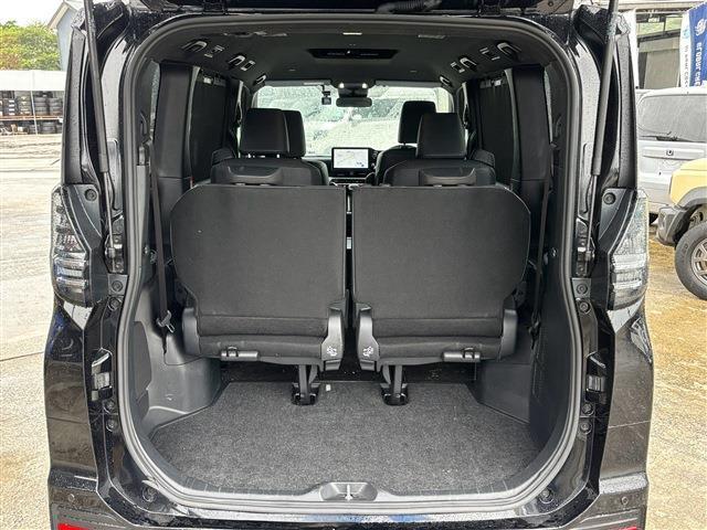 Toyota Voxy 8