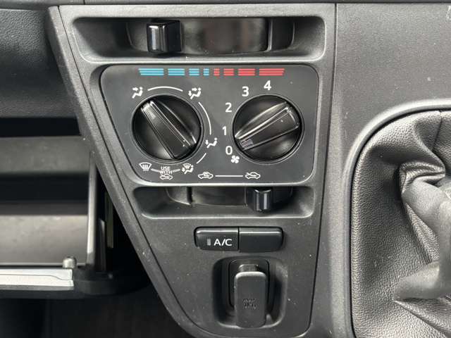 Daihatsu Hijet Deck Van 12