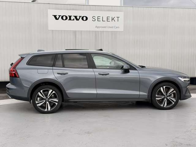 Volvo V60 Cross Country 11