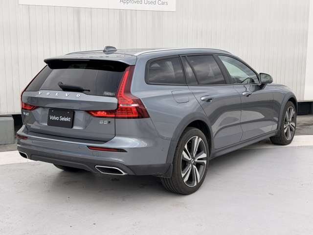 Volvo V60 Cross Country 12
