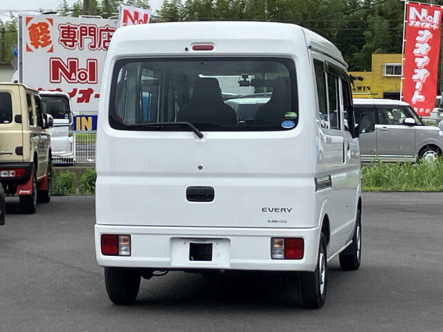 Suzuki Every 8