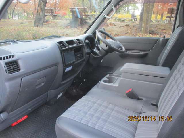 Mazda Bongo Truck 4