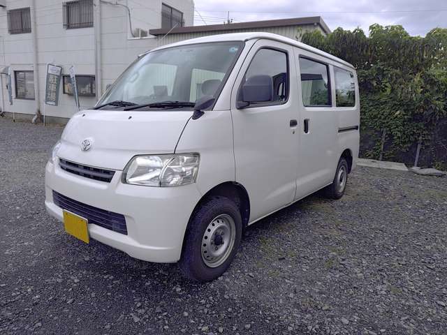 Toyota Light Ace Van 3