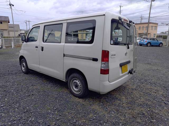 Toyota Light Ace Van 6