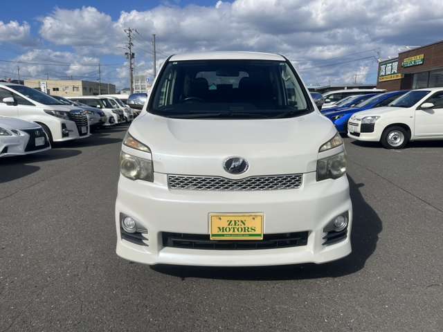 Toyota Voxy 2