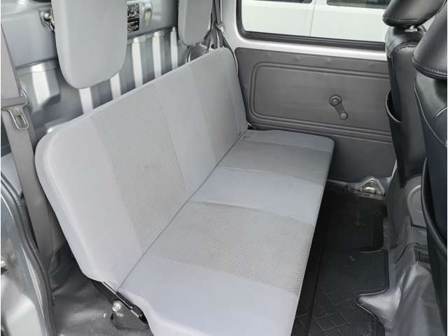 Daihatsu Hijet Deck Van 6