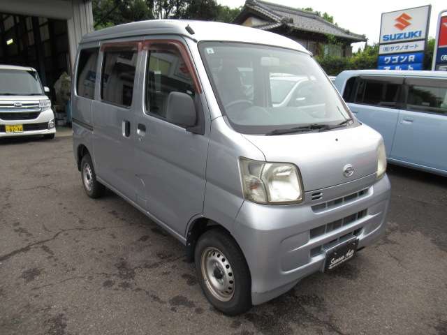 Daihatsu Hijet Cargo 4