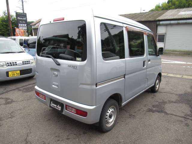 Daihatsu Hijet Cargo 5