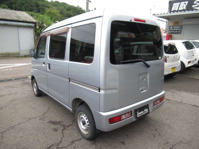 Daihatsu Hijet Cargo 7
