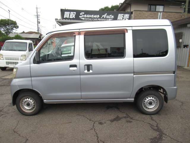 Daihatsu Hijet Cargo 8