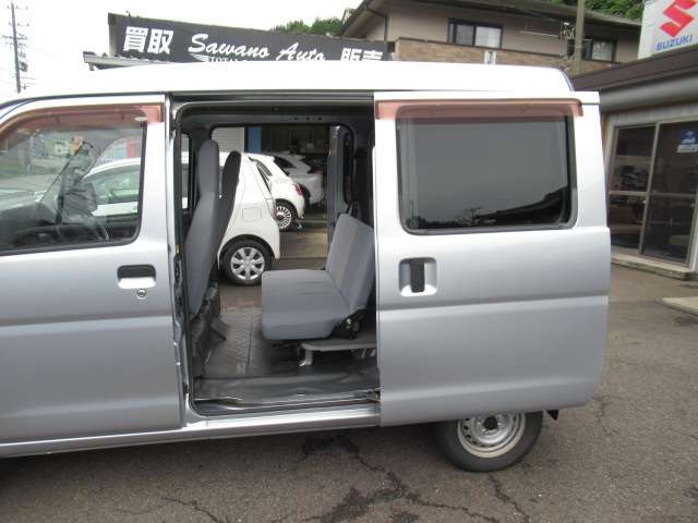 Daihatsu Hijet Cargo 9