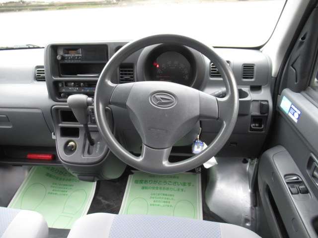 Daihatsu Hijet Cargo 10