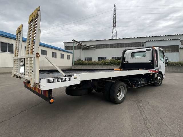 Isuzu Elf 7