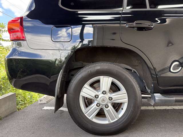 Toyota Land Cruiser 200 11