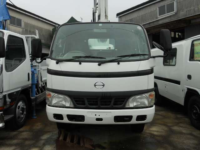 Hino Dutro 3