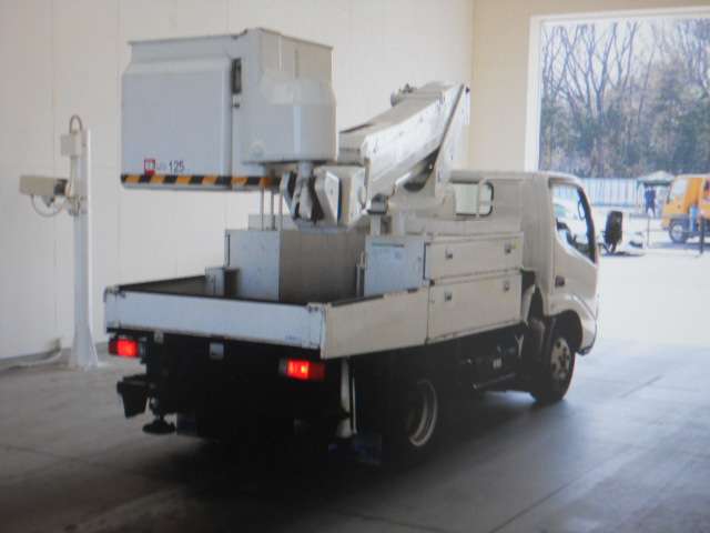 Hino Dutro 5