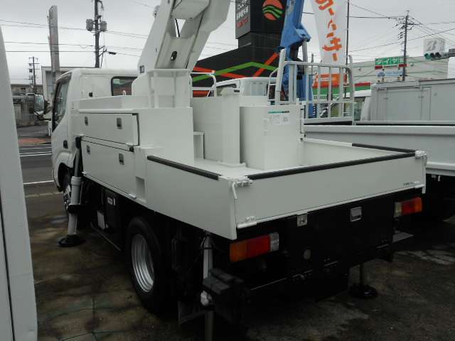 Hino Dutro 6