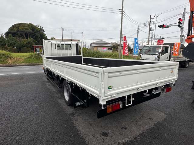 Hino Dutro 11