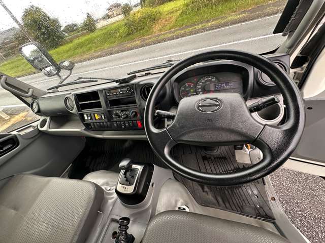 Hino Dutro 12