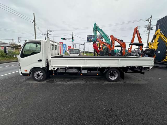 Hino Dutro 8