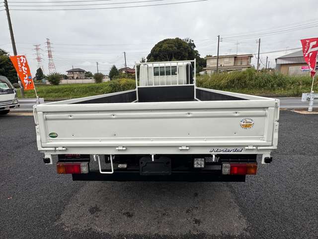 Hino Dutro 9