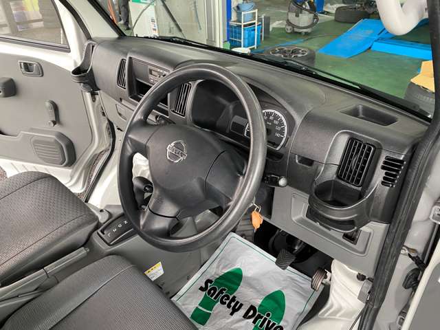 Nissan NV100 Clipper 12