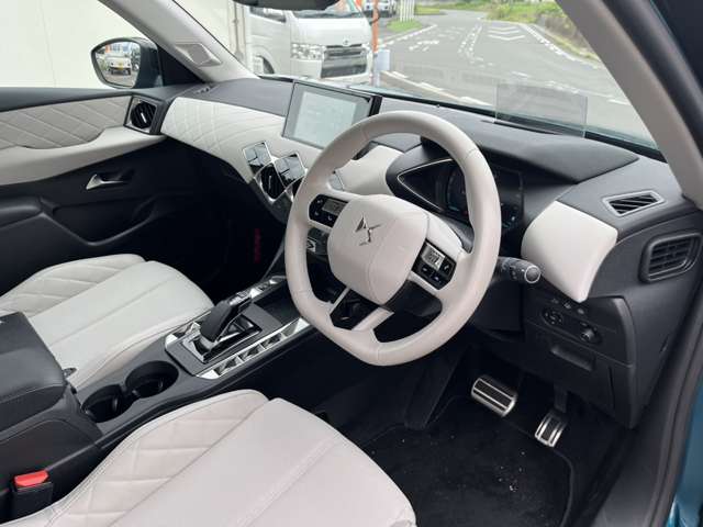 DS Automobiles DS 3 Crossback E-TENSE 8