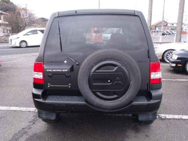 Mitsubishi Pajero iO 5