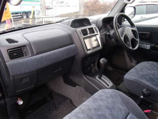 Mitsubishi Pajero iO 9