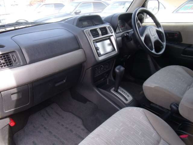 Mitsubishi Pajero iO 12