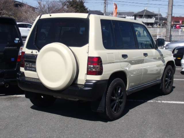 Mitsubishi Pajero iO 10