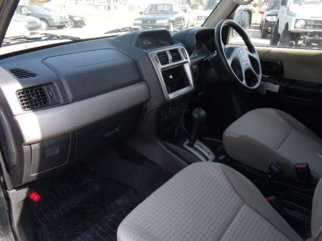 Mitsubishi Pajero iO 12