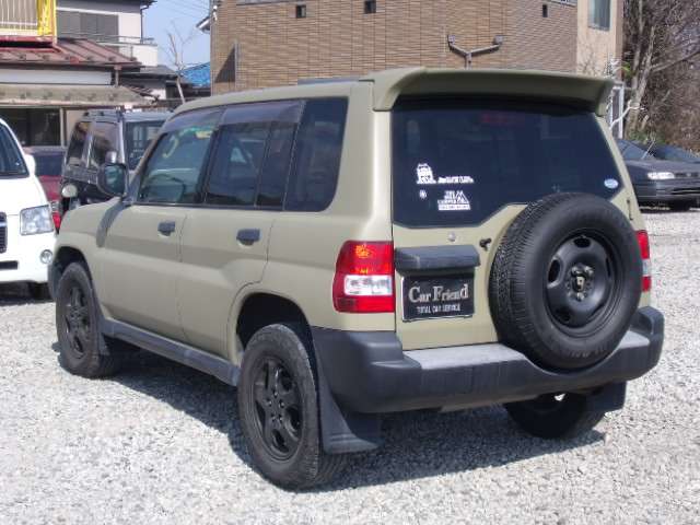 Mitsubishi Pajero iO 9