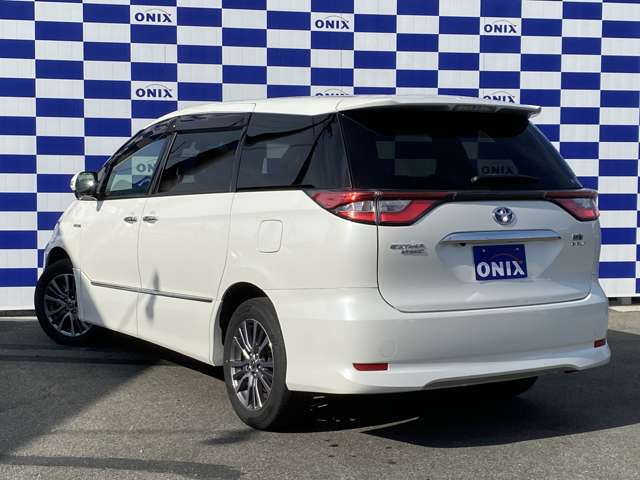 Toyota Estima Hybrid 11