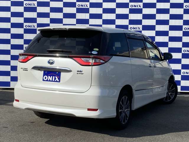 Toyota Estima Hybrid 2