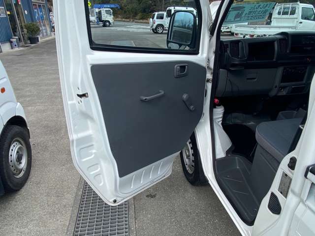 Mitsubishi Minicab Truck 10
