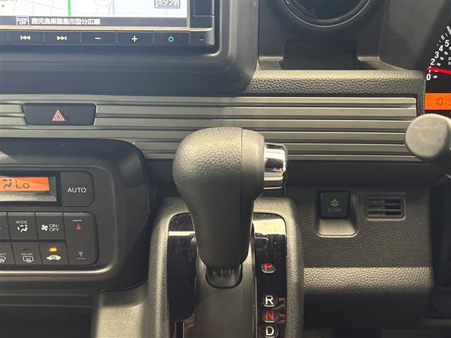 Honda N-VAN 12