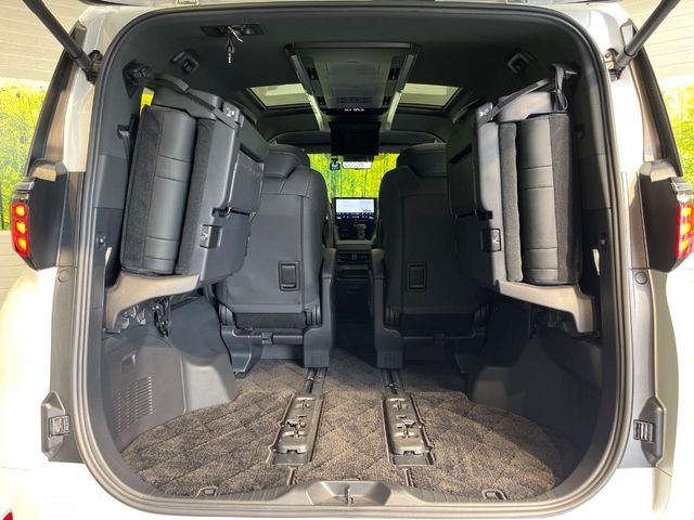 Toyota Alphard 11