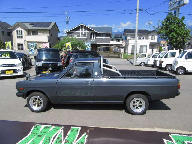 Nissan Sunny Truck 8