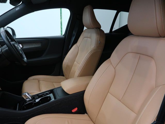 Volvo XC40 12