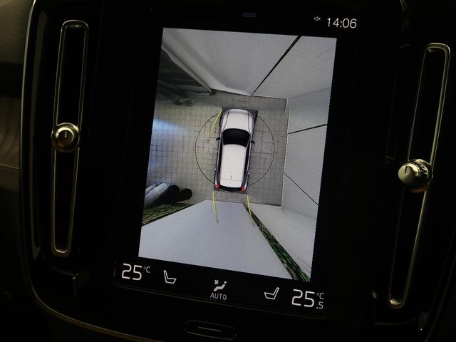 Volvo XC40 9