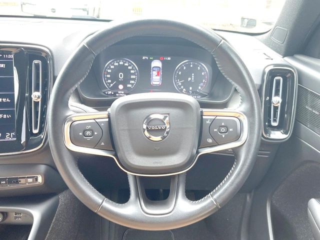 Volvo XC40 9